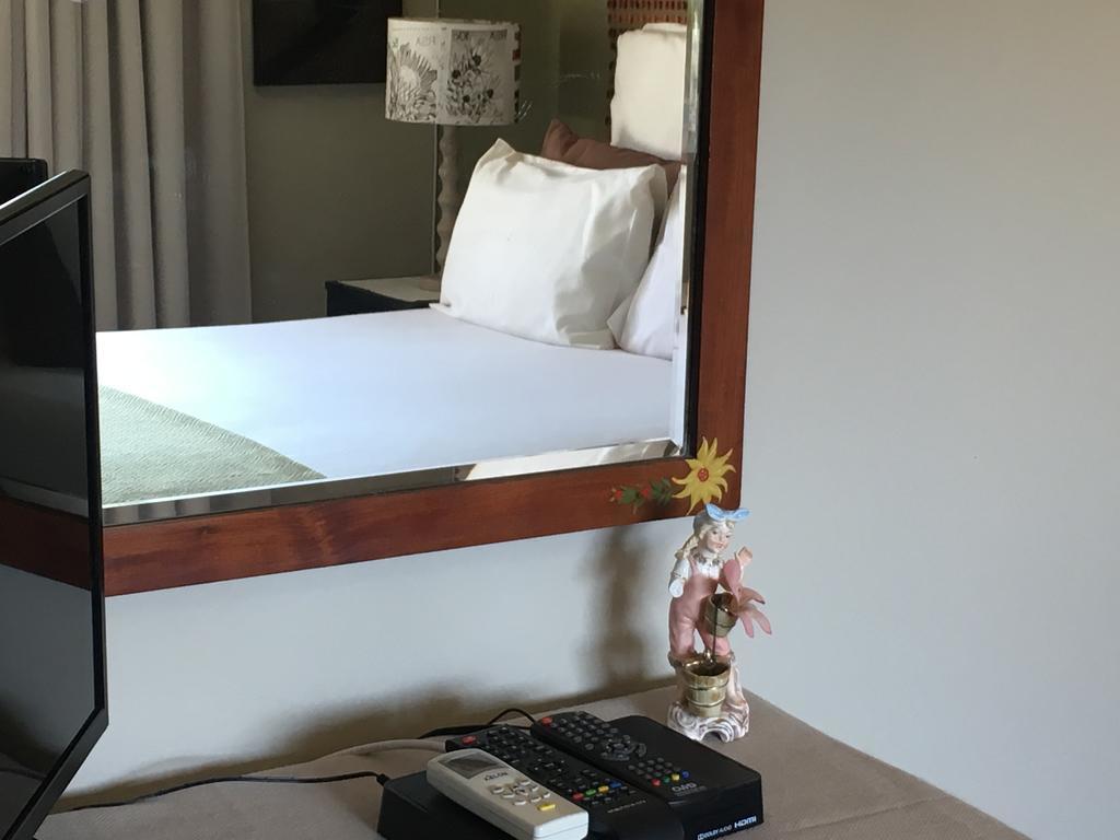Eden Rose Manor B&B La Mercy Buitenkant foto